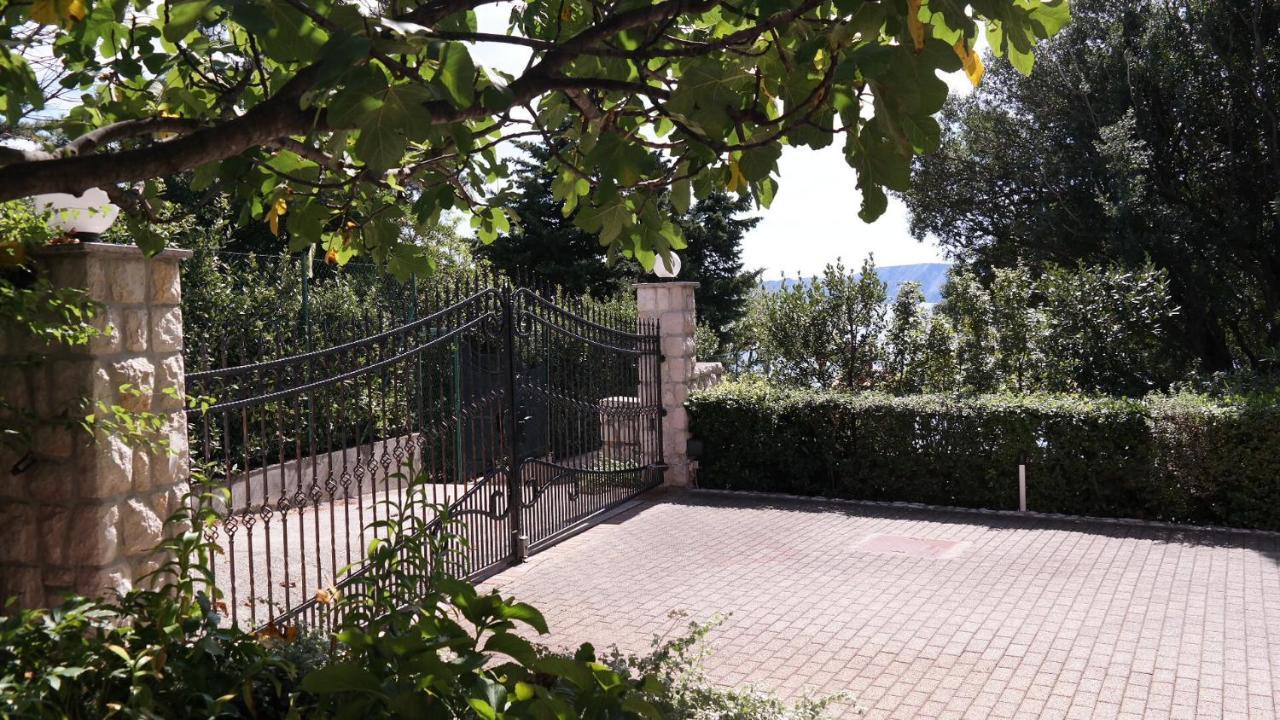 Apartmani Lili Novi Vinodolski Ngoại thất bức ảnh