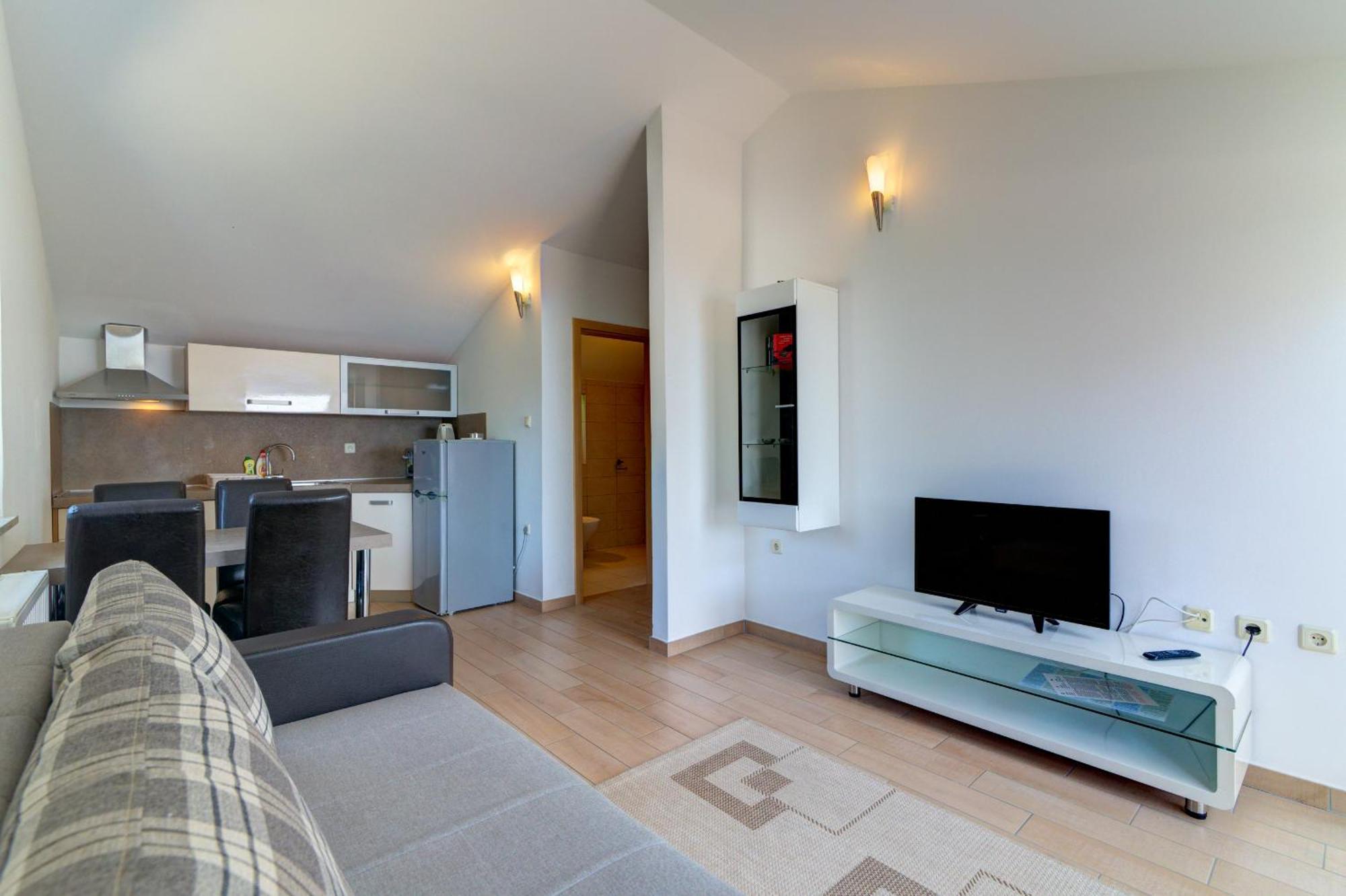 Apartmani Lili Novi Vinodolski Ngoại thất bức ảnh