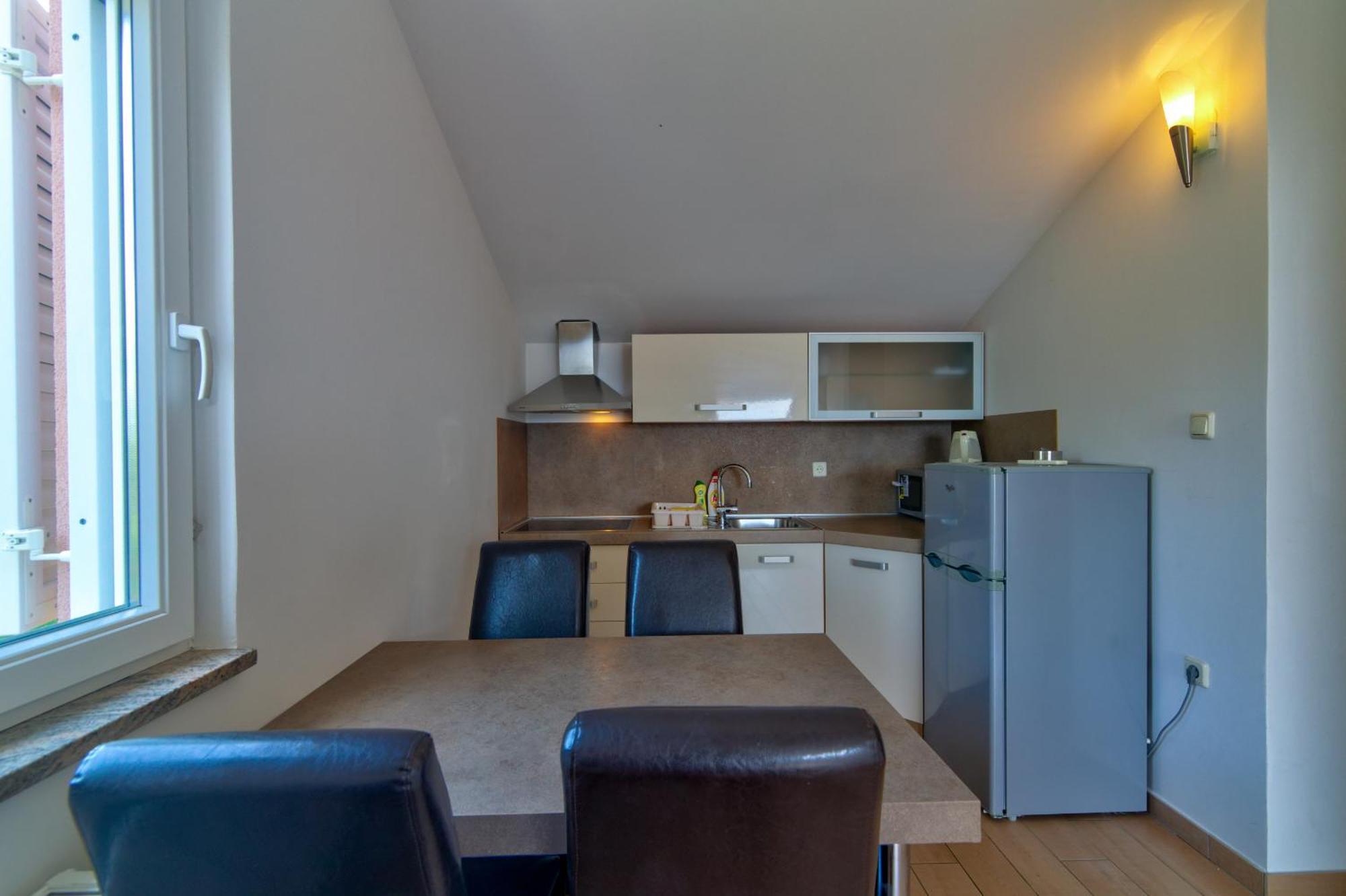 Apartmani Lili Novi Vinodolski Ngoại thất bức ảnh