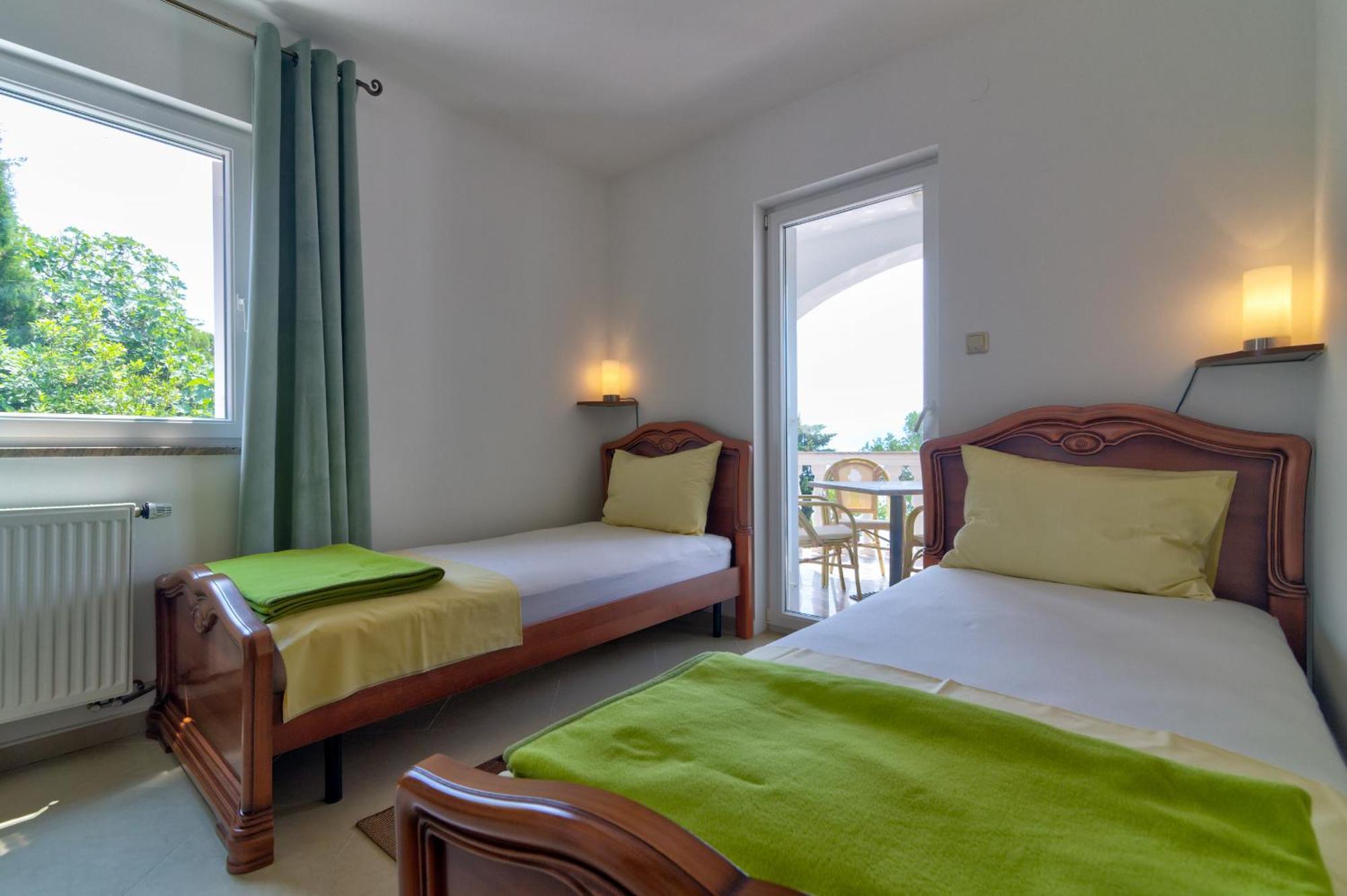 Apartmani Lili Novi Vinodolski Ngoại thất bức ảnh